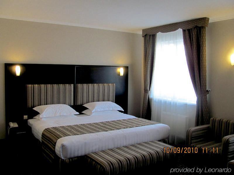 Inn Ozz Astana Δωμάτιο φωτογραφία